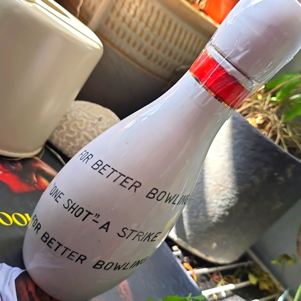 🎳 Ceramic Bowling Pin Shaped Vintage Flask Decanter For Better Bowling Shot 9"